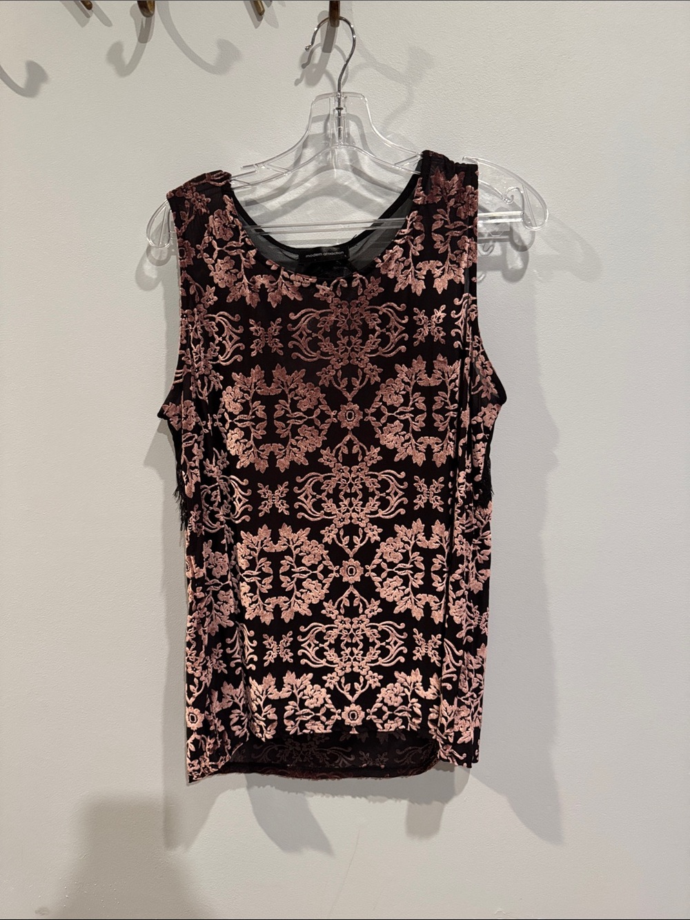 Modern Attraction, Sleeveless top stylized damask, baroque,